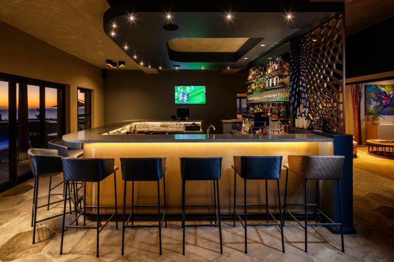 Sky Villa Boutique Hotel By Raw Africa Collection Plettenberg Bay Ngoại thất bức ảnh The bar at the 101 Sky Lounge
