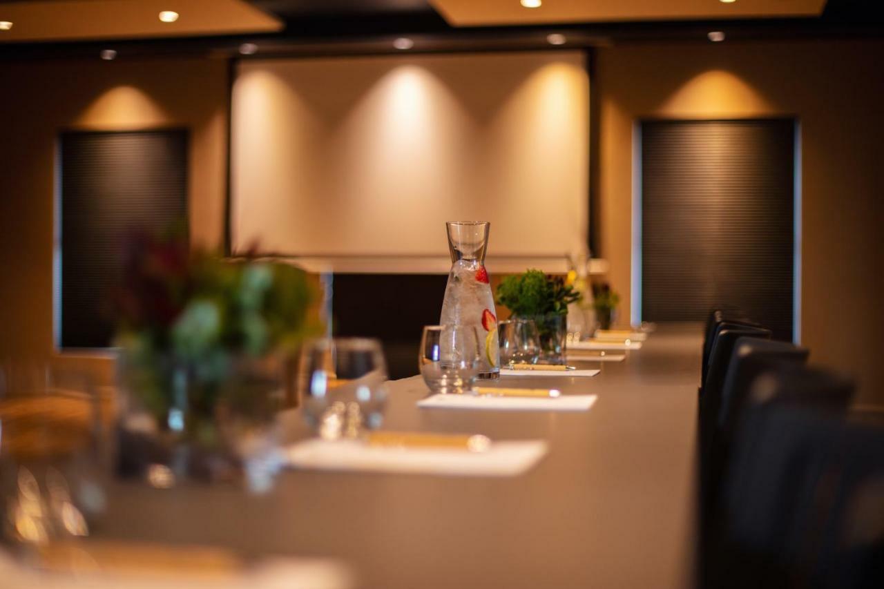 Sky Villa Boutique Hotel By Raw Africa Collection Plettenberg Bay Ngoại thất bức ảnh Meeting room