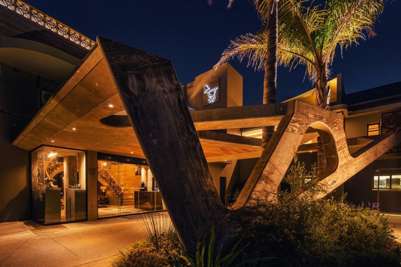 Sky Villa Boutique Hotel By Raw Africa Collection Plettenberg Bay Ngoại thất bức ảnh The entrance to the hotel